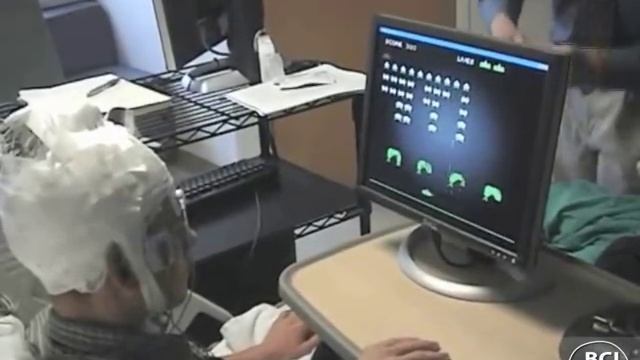Playing Space Invaders Using ECoG смотреть онлайн