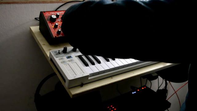 Live jam with behringer TD-3; Behringer Neutron; Drumbrute Impact смотреть онлайн