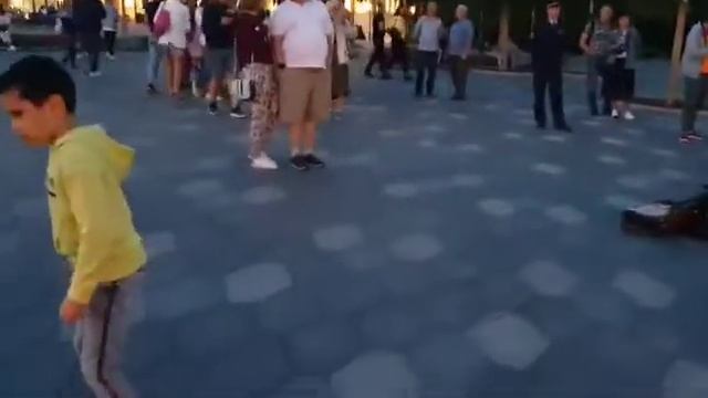 Скрипачка в Зарядье смотреть онлайн