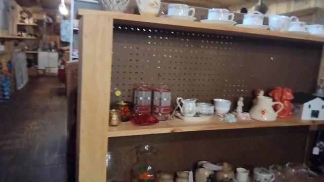 To small Antique booths with class and sass @ Rusty picker in Rusty Antiques смотреть онлайн