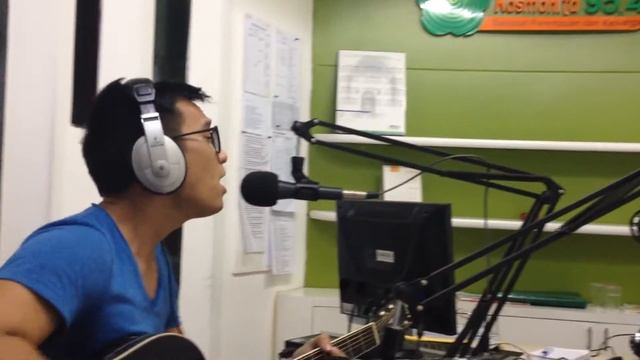 Gilbert Pohan - Let It Be (jaming) At Kosmonita Fm