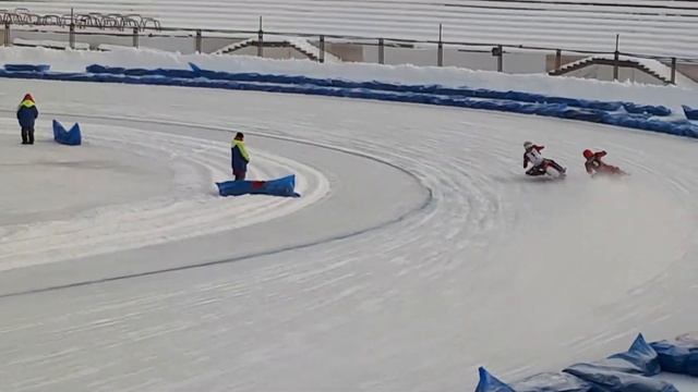 Мотогонки на льду смотреть онлайн