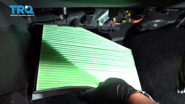How To Replace Cabin Air Filter 2005-10 Volkswagen Jetta смотреть онлайн