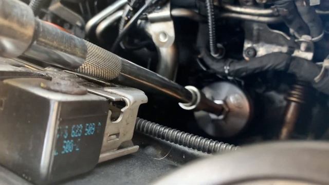 Vw T5/Caravelle Bitdi oil filter removal tool смотреть онлайн