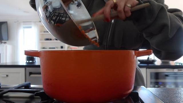 VLOG: fall cooking, thoughts on social media + staying true to yourself смотреть онлайн