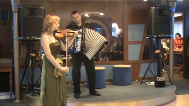 Е.Евсикова и М.Безелюк - Мелодия-2010-Россия смотреть онлайн