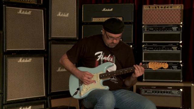 Fender American Vintage "Thin Skin" 1961 Stratocaster • SN: LE01457 смотреть онлайн
