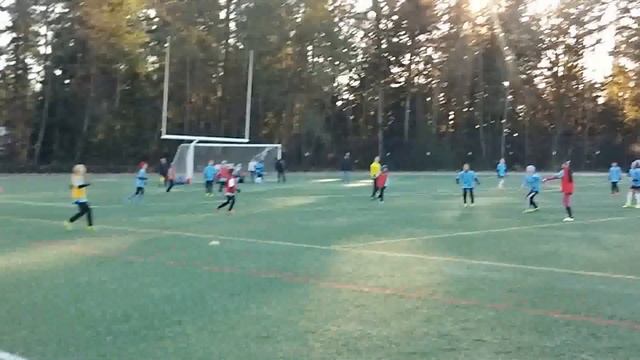 Alex's near 3rd goal hat trick & good use of her head for a header смотреть онлайн