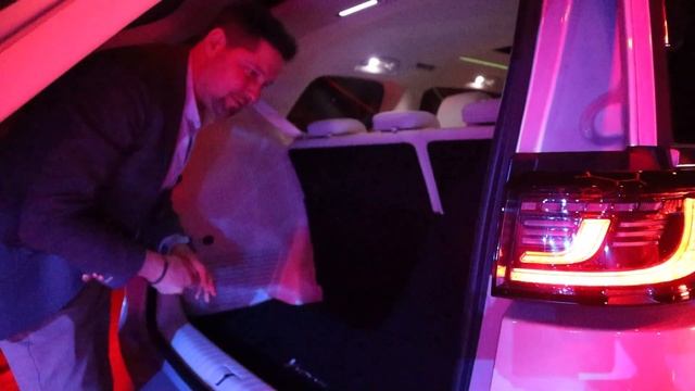 Voah Dreamer- самый быстрый минивэн в мире! смотреть онлайн