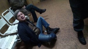 АЛКАШ МАТЕРИТ ПОЛИЦЕЙСКИХ