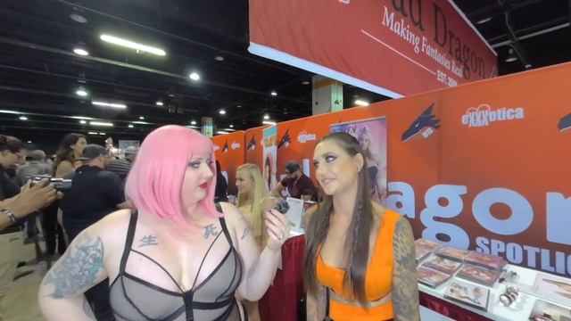 Exxxotica Chicago 2022 vr 180 смотреть онлайн