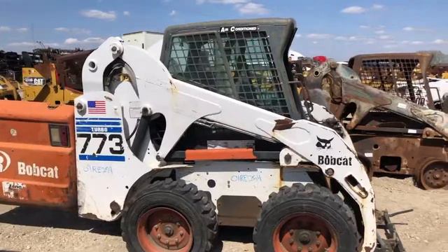 2001 Bobcat 773 - Equipment Parts Unit 01RE254 смотреть онлайн