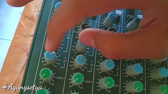 Mixer SOUNDQUEEN PRO FX ORIGINAL!!! No KW KW! Tampilan MEWAH!!! смотреть онлайн