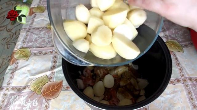 Тушеное Мясо с картошкой в мультиварке рецепт смотреть онлайн
