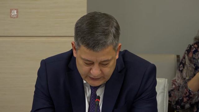 14.11.2017. Начальник ГУ МВД России по городу Москве О.А. Баранов на круглом столе в Мосгордуме смотреть онлайн