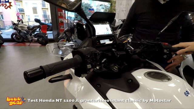 Test drive Honda NT1100 granturismo con Boob Gear by Motostar смотреть онлайн