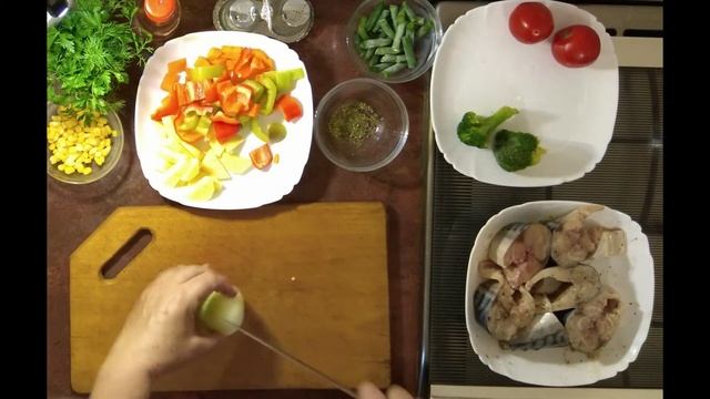 Скумбрия запеченная с овощами - Дар Еда. смотреть онлайн