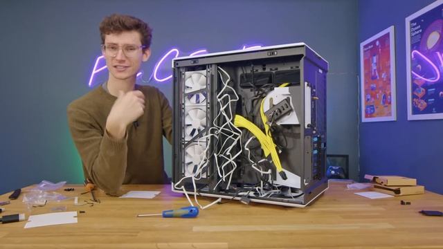 The COOLEST Gaming PC Case EVER MADE! смотреть онлайн