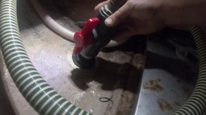 Приспособление для замены кингстона на воде.