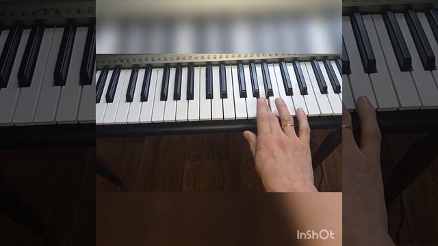 Как играть на пианино песню_Только _Нюша__урок первый