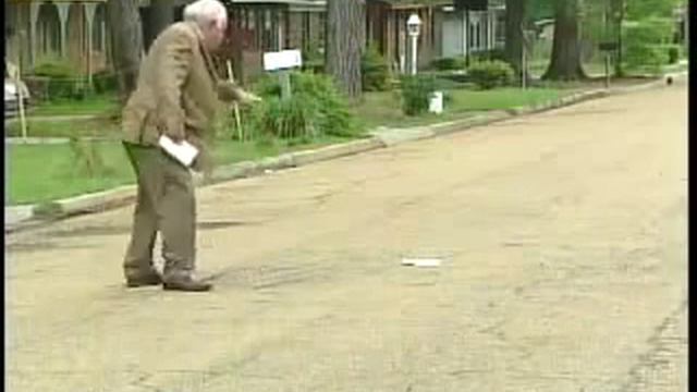на старика напала собака смотреть онлайн