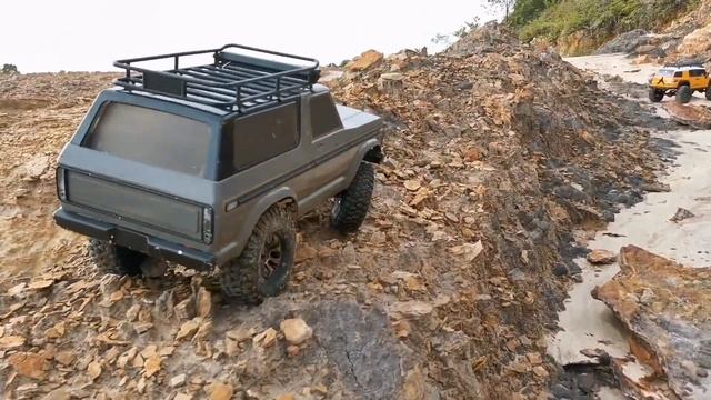 RGT FJ Cruiser & SCX10 Ford Bronco (MCG) смотреть онлайн