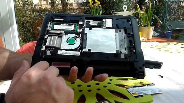 Acer Aspire One 522 RAM Upgrade смотреть онлайн