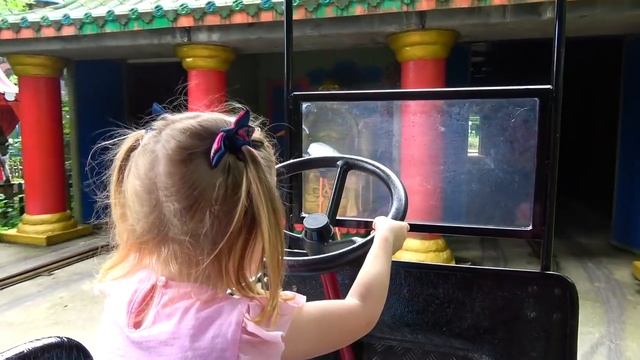 парк развлечений .mp4 смотреть онлайн