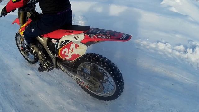 Хонда CRF 250 R на шипах. смотреть онлайн