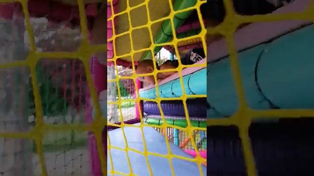 у цирка #воронеж детский игровой центр в парке #дети #игры #свободнамама #нашелето #лето #shorts смотреть онлайн