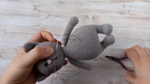 Лучший способ крепления усов вязаной игрушке. How to attach whiskers to a crochet toy