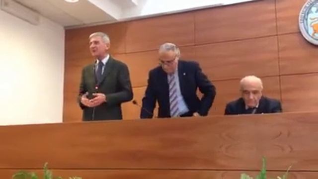 La Banca di Viterbo consegna nove assegni alle associazioni di volontariato del territorio смотреть онлайн
