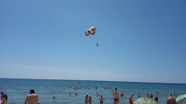 Отдых на пляже Лазурный Берег! Парашют! смотреть онлайн