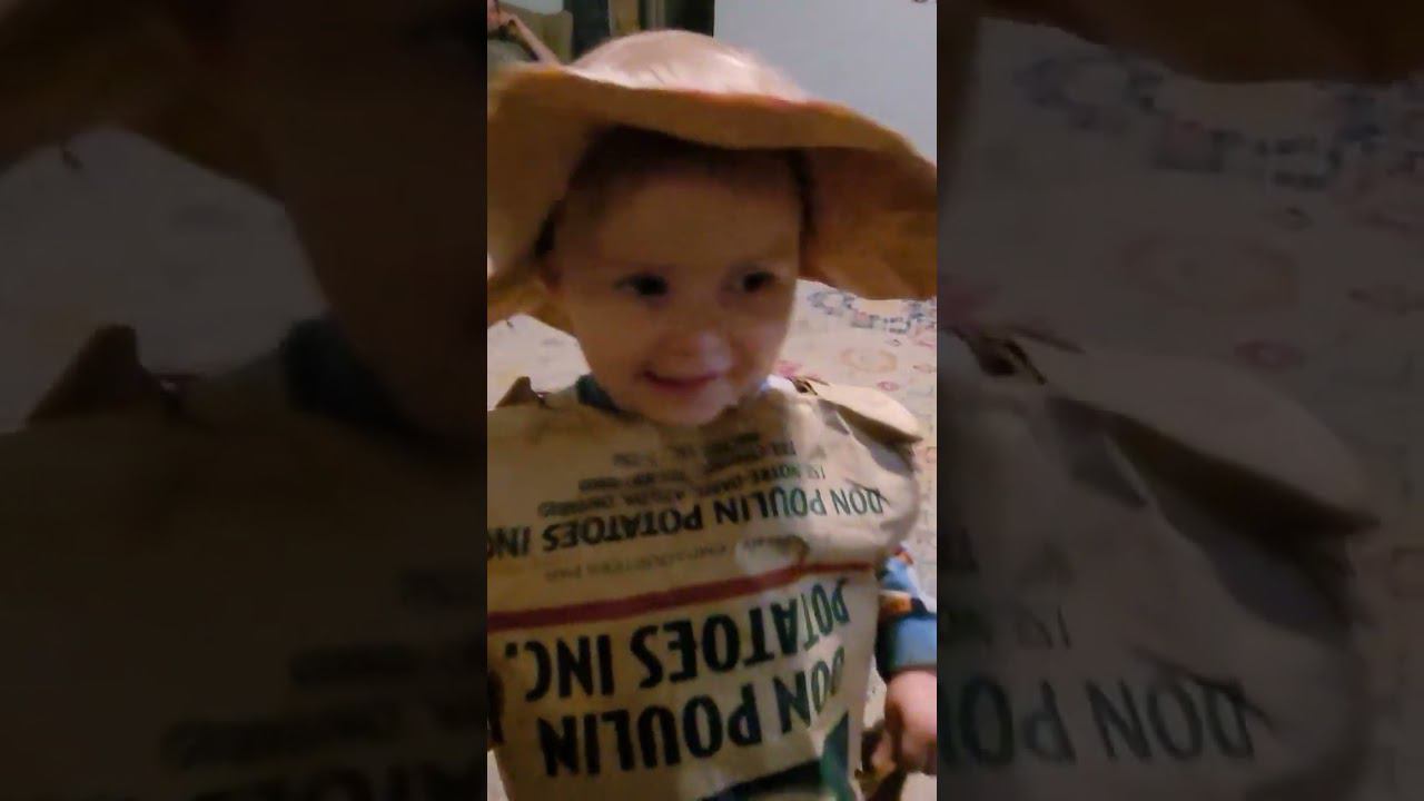 They CALL Him MR Potatoe Man смотреть онлайн