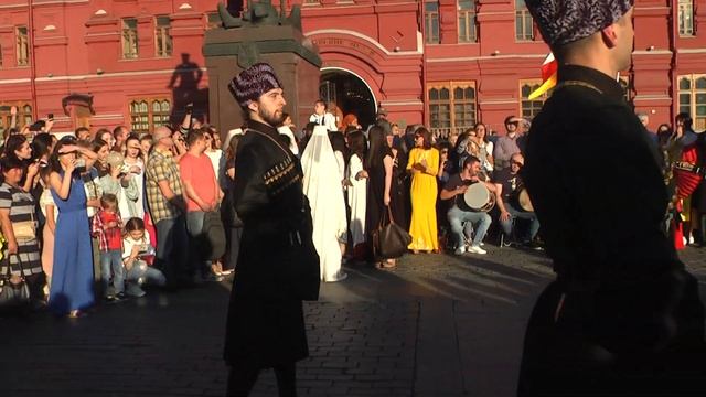 Симд на Красной площади: акция в поддержку сборной России по футболу прошла в Москве смотреть онлайн
