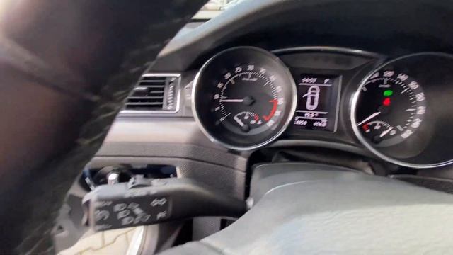 Škoda Superb 2.0 TDI DSG Active Plus Stříbrná BRILLIANT