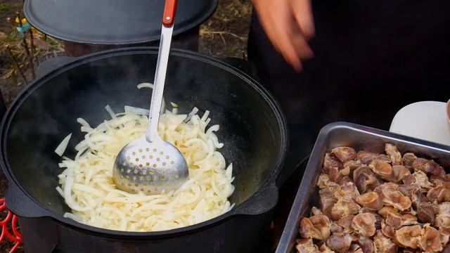 ГУСИНЫЕ ЖЕЛУДКИ с картошкой В КАЗАНЕ смотреть онлайн