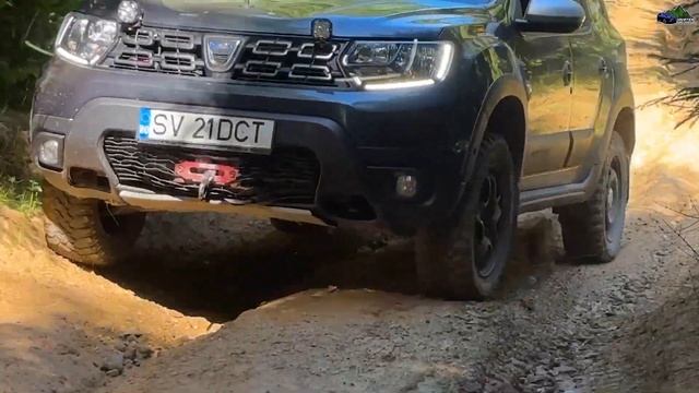 2004 Toyota Land Cruiser Vs 2018 Dacia Duster Forest Offroad смотреть онлайн