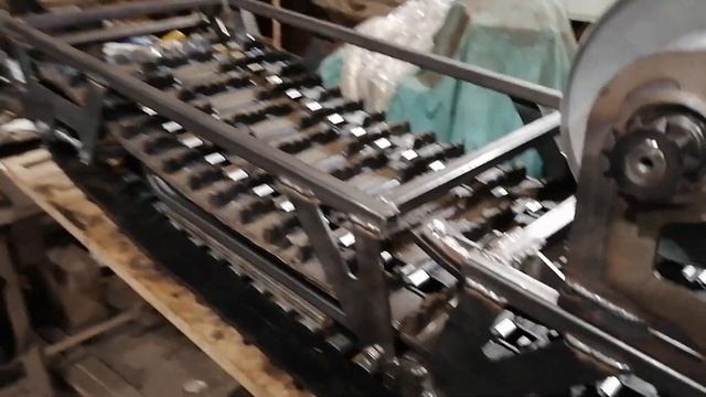 Ларвен 57. Примерил гусеницу. смотреть онлайн