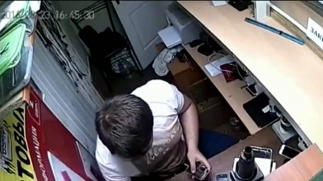 Почему и как взрываются Samsung Galaxy Note 7? смотреть онлайн