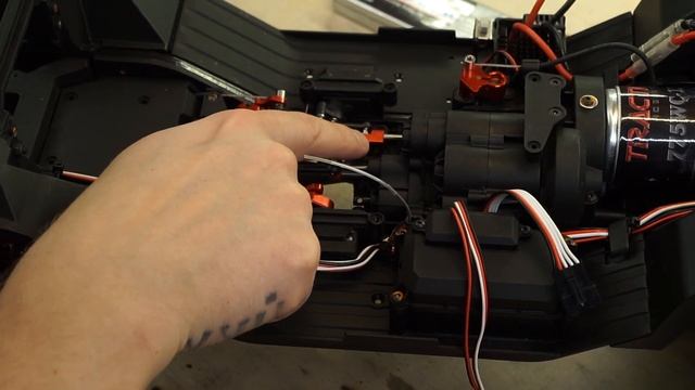 Traction Hobby Tank300 1/8 Большой тех. обзор