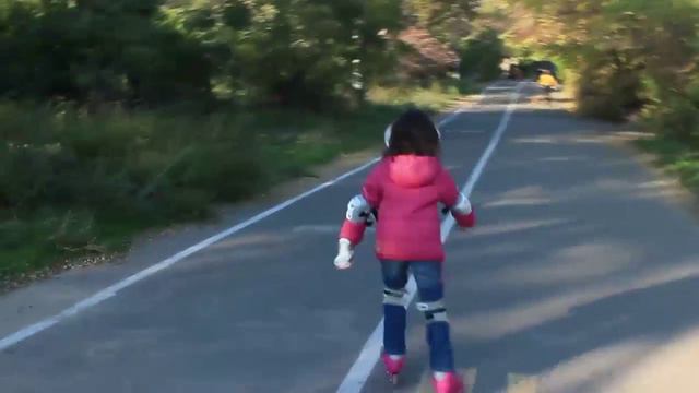Учимся кататься на роликах ❀ How To Rollerblading For Kids