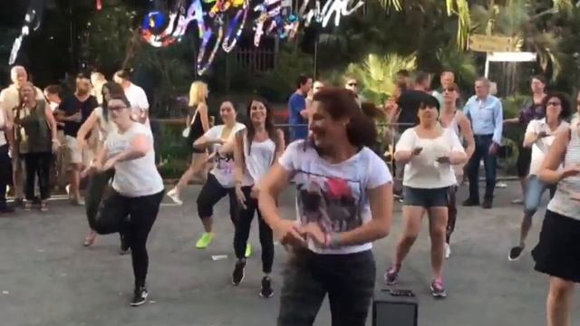 Despacito Luis Fonsi Flashmob Montreux Jazz 2017