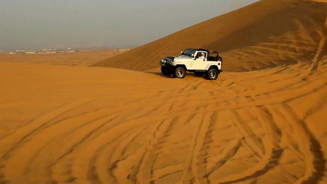 ОАЭ. Шарджа. Сафари на внедорожниках по пустыне смотреть онлайн