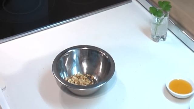 Салат из моркови и яблок с орехами видео рецепт. Книга о вкусной и здоровой пище