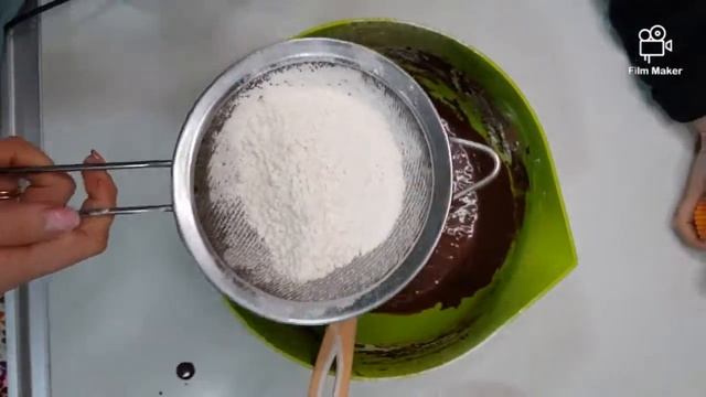 Шоколадный бисквит в мультиварке Chocolate sponge cake in slowcooker смотреть онлайн