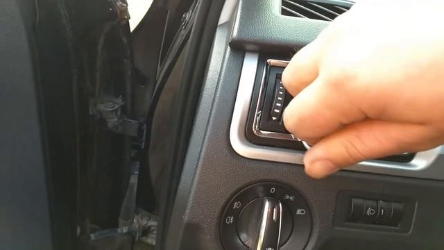 Демонтаж боковых дефлекторов Skoda/Volkswagen за 30 секунд ) 
#Serg.e #Skoda