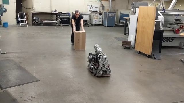 Chomp the BattleBot - Keep-Your-Distance CRASH смотреть онлайн