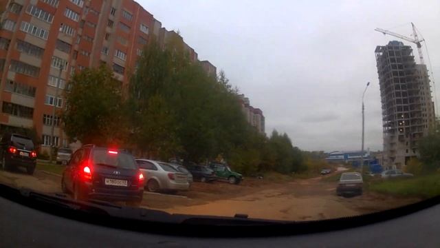 Видео: Как заезжать во двор на парковку? смотреть онлайн