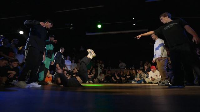 Top 9 vs Predatorz | Crew 1/4 at #FORMSKILL 2023 смотреть онлайн